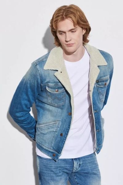 Kurtka Męska Jeansowa Wrangler 124MJ Sherpa Green Grass W4MS1027I 112320794, 5XL. Niebieskie kurtki męskie Wrangler, m, bez wzorów, z bawełny, klasyczne, bez kaptura. Za 399.99 zł.