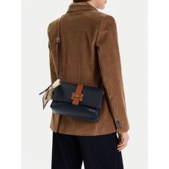 Torebka Lasocki. Niebieskie listonoszki damskie Lasocki, bez wzorów, bez dodatków. Za 169.99 zł.