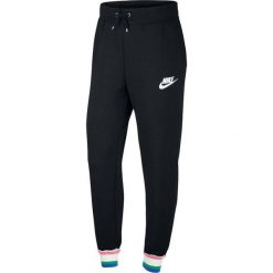 Spodnie Sportowe damskie Nike Heritage. Czarne spodnie dresowe damskie Nike, bez wzorów, sportowe, długie. Za 201.03 zł.