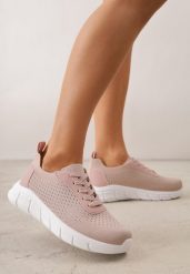 Różowe Minimalistyczne Buty Sportowe z Siateczki na Tłoczonej Podeszwie Zanera. Czerwone obuwie sportowe damskie Born2be, bez wzorów, z jeansu, bez zapięcia, na fitness i siłownię. Za 79.99 zł.