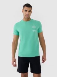 4F T-shirt regular z nadrukiem męski - zielony S. Zielone t-shirty męskie 4F, m, bez wzorów, z bawełny, bez kołnierzyka, bez ramiączek. W wyprzedaży za 49.99 zł.