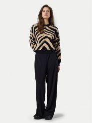 Noisy May Sweter Charlott 27028159 Czarny Regular Fit. Czarne swetry nierozpinane damskie Noisy May, l, bez wzorów, z wiskozy, bez kołnierzyka, bez ramiączek. Za 179.99 zł.