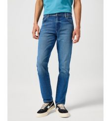 WRANGLER MĘSKIE SPODNIE JEANSOWE TEXAS SLIM RAINDROP 112355028 W12S017418. Niebieskie jeansy męskie Wrangler, z bawełny, eleganckie, długie. Za 229.99 zł.
