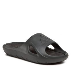 Klapki adidas. Czarne klapki damskie Adidas, bez wzorów, sportowe, bez obcasa, bez zapięcia. Za 169.99 zł.