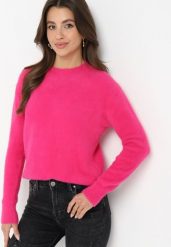 Fuksjowy Puchaty Sweter Wełniany Helmintts. Czerwone swetry nierozpinane damskie Born2be, l, bez wzorów, z tkaniny, bez kołnierzyka, bez ramiączek. Za 59.99 zł.