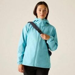 Damska kurtka turystyczna Dare 2B Torrek Breathe Easy. Niebieskie kurtki sportowe damskie Dare 2B, bez wzorów, z materiału, bez ramiączek, z kapturem, trekkingowe. Za 392.00 zł.