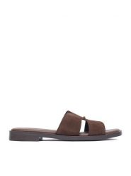 Lasocki Klapki CEO-RST-EMIE-05 Brązowy ciemny. Brązowe klapki damskie Lasocki, bez wzorów, ze skóry, bez obcasa, bez zapięcia. Za 139.99 zł.