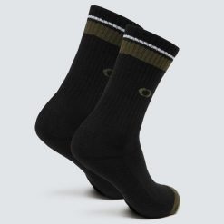 Skarpetki turystyczne długie unisex Oakley Essential Socks 3 pary. Czarne skarpety męskie Oakley, bez wzorów. Za 58.99 zł.