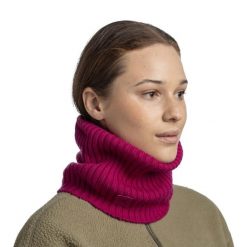 Komin z wełny merino Knitted Norval. Czerwone szaliki męskie Buff, bez wzorów, z materiału. Za 225.00 zł.