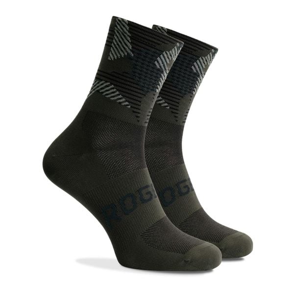 Skarpetki rowerowe Rogelli Camo. Zielone skarpetki damskie Rogelli, bez wzorów, z elastanu. Za 69.99 zł.