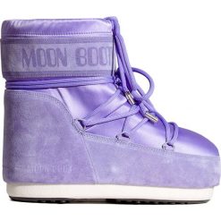 Śniegowce MOON BOOT CLASSIC LOW SATIN. Czarne buty sportowe męskie Moon Boot, na zimę, bez wzorów, z kauczuku, bez obcasa, bez zapięcia. Za 1,230.00 zł.