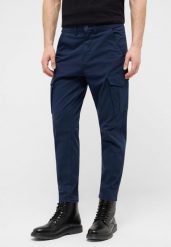 Męskie Spodnie Mustang Style Lex Cargo Dark Sapphire 1017466 4136. Niebieskie spodnie materiałowe męskie Mustang, bez wzorów, z materiału. Za 179.99 zł.
