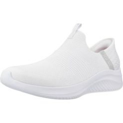 Tenisówki Skechers Model Slip-ins Ultra Flex 3.0 Cozy Streak Kolor Biały. Białe trampki i tenisówki damskie Skechers, bez wzorów, z materiału, bez zapięcia. Za 535.00 zł.