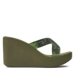 Klapki Ipanema. Zielone klapki damskie Ipanema, bez wzorów, bez obcasa, bez zapięcia. Za 199.99 zł.