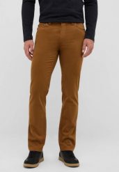 Męskie Spodnie Materiałowe Mustang Style Tramper Straight Rubber 1016828 3161. Spodnie materiałowe męskie Mustang, bez wzorów, z jeansu. W wyprzedaży za 99.99 zł.