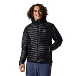 Kurtka turystyczna Mountain Hardwear Ghost Whisperer™. Czarne kurtki męskie MOUNTAIN HARDWEAR, bez wzorów, z puchu, sportowe, z kapturem. Za 1,528.00 zł.