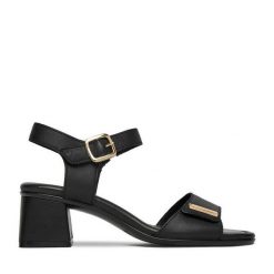Sandały Remonte. Czarne sandały damskie Remonte, bez wzorów, bez obcasa, na słupku, bez zapięcia. Za 379.99 zł.