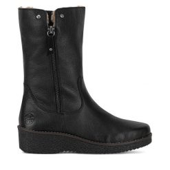 Kozaki Rieker. Czarne kozaki damskie Rieker, bez wzorów, bez obcasa, na koturnie, bez zapięcia. Za 314.99 zł.