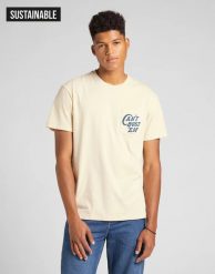 LEE SS CANT BUSTEM TEE BEIGE L60YFETL 112140371. Brązowe t-shirty męskie Lee, l, bez wzorów, bez kołnierzyka, bez ramiączek. Za 69.99 zł.