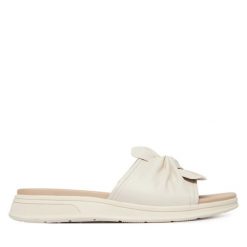 Klapki Caprice. Białe klapki damskie Caprice, bez wzorów, bez obcasa, bez zapięcia. Za 339.99 zł.