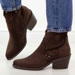 Brązowe botki damskie, kowbojki S.Barski 8012. Brązowe botki damskie S.BARSKI, na jesień, bez wzorów, z jeansu, eleganckie, bez obcasa, na obcasie, bez zapięcia. Za 229.00 zł.