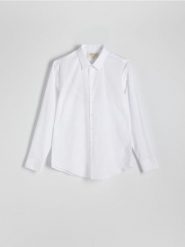 Bawełniana koszula slim fit - biały. Białe koszule męskie Reserved, l, bez wzorów, z bawełny, bez kołnierzyka, bez ramiączek. W wyprzedaży za 109.99 zł.