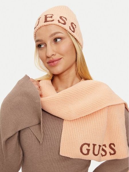 Guess Zestaw Szalik i Czapka GFBOXW P4402 Różowy. Czerwone czapki damskie Guess, na zimę, z aplikacjami, z materiału. Za 369.99 zł.