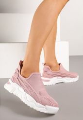 Różowe Siateczkowe Buty Sportowe Sneakersy Wsuwane Zdobione Tłoczeniami Nusadela. Czerwone obuwie sportowe damskie Renee, z aplikacjami, z jeansu, bez zapięcia. Za 44.99 zł.