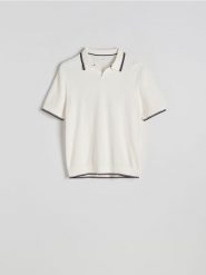 Bawełniany sweter polo - złamana biel. Swetry męskie Reserved, l, bez wzorów, z bawełny, bez kołnierzyka, bez ramiączek. W wyprzedaży za 65.99 zł.