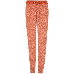 Spodnie damskie PROTEST NAMI pants. Brązowe spodnie sportowe damskie Protest, bez wzorów, sportowe, trekkingowe. W wyprzedaży za 125.00 zł.