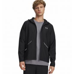 Kurtka wodoodporna Under Armour Unstoppable Woven Jacket. Czarne kurtki sportowe męskie Under Armour, xl, bez wzorów, z materiału, z kapturem, do biegania. Za 498.70 zł.