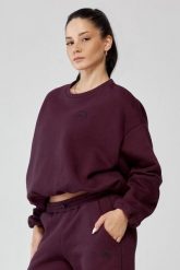 Damska bluza sportowa oversize Rough Radical Trip Classic. Czerwone bluzy damskie ROUGH RADICAL, na jesień, l, bez wzorów, z bawełny, klasyczne, bez ramiączek, bez kaptura. Za 159.99 zł.