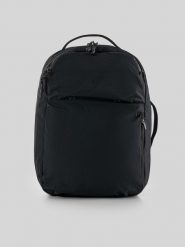 4F Plecak kabinowy (24 L) - czarny Uniwersalny. Czarne plecaki męskie 4F, bez wzorów. Za 199.99 zł.