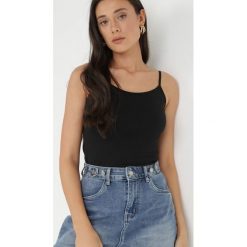 Czarny Top Bawełniany Phaenis. Czarne topy damskie Born2be, l, bez wzorów, z bawełny, klasyczne, bez kołnierzyka, bez ramiączek. Za 19.99 zł.