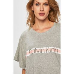 Calvin Klein Underwear - T-shirt piżamowy. Szare piżamy damskie Calvin Klein Underwear, bez wzorów, z bawełny, bez ramiączek. W wyprzedaży za 119.90 zł.