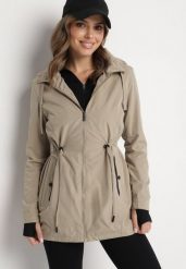 Ciemnobeżowa Kurtka Parka ze Sznurkiem w Talii i Kapturem Teridi. Brązowe kurtki damskie Born2be, l, bez wzorów, z jeansu. Za 139.99 zł.