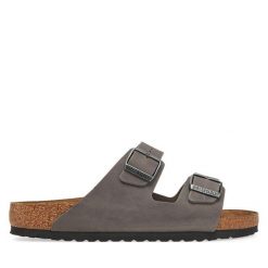 Klapki Birkenstock. Szare klapki męskie Birkenstock, bez wzorów, bez zapięcia. Za 389.99 zł.