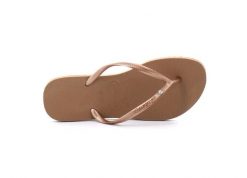 Klapki Havaianas Model 4145651 Kolor Rose. Brązowe klapki damskie Havaianas, na lato, bez wzorów, z gumy, eleganckie, bez obcasa, bez zapięcia. Za 94.99 zł.