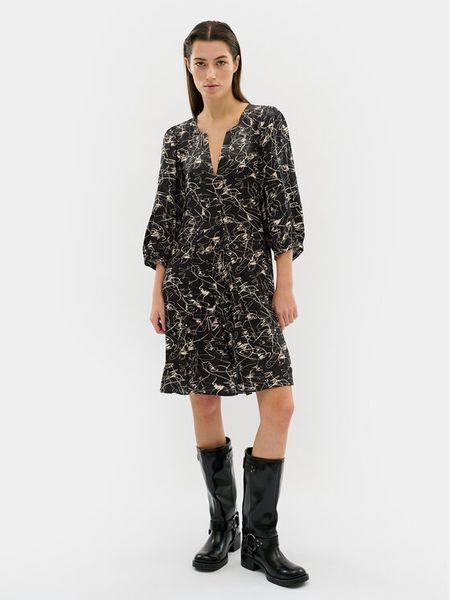 Karen by Simonsen Sukienka codzienna Marbella 10104894 Czarny Regular Fit. Czarne sukienki damskie Karen by Simonsen, na co dzień, bez wzorów, z wiskozy, bez kołnierzyka, bez ramiączek, proste. Za 289.99 zł.