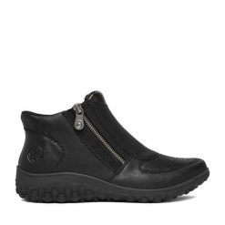Botki Rieker. Czarne botki damskie Rieker, bez wzorów, bez obcasa, na płaskiej podeszwie, bez zapięcia. Za 389.99 zł.