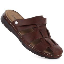 Klapki męskie zabudowane z paskiem brązowe Unisoft 9924. Brązowe klapki męskie Unisoft, bez wzorów, ze skóry ekologicznej, bez zapięcia. Za 159.99 zł.