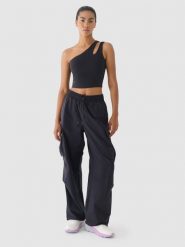4F Spodnie oversize cargo damskie 4F x Anna Lewandowska - czarne S. Czarne spodnie materiałowe damskie 4F, bez wzorów, z bawełny, sportowe. W wyprzedaży za 119.99 zł.