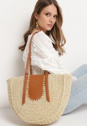 Jasnobeżowa Plażowa Torebka Typu Shopper z Ozdobnej Plecionki z Dwoma Regulowanymi Paskami Karsaia. Brązowe shopperki damskie Born2be, bez wzorów, bez dodatków. Za 89.99 zł.