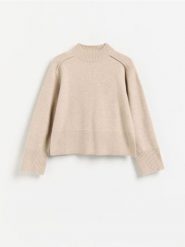 Sweter ze stójką - beżowy. Brązowe swetry nierozpinane damskie Reserved, l, bez wzorów, z dzianiny, bez kołnierzyka, bez ramiączek. Za 129.99 zł.