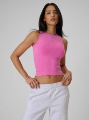 4F Top slim z prążkowanej dzianiny damski - różowy M/L. Czerwone topy damskie 4F, l, bez wzorów, z dzianiny, vintage, bez kołnierzyka, bez ramiączek. Za 79.99 zł.