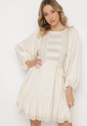 Jasnobeżowa Sukienka Boho z Ażurową Górą i Bufiastymi Rękawkami Delankia. Brązowe sukienki damskie Born2be, na wiosnę, l, z aplikacjami, boho, bez kołnierzyka, bez ramiączek, mini. Za 169.99 zł.