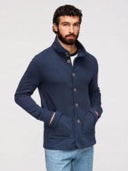 Bluza męska dzianinowa zapinana na guziki ze stójką – granatowa V4 - Rozmiar: L. Niebieskie bluzy męskie Ombre Clothing, l, bez wzorów, z bawełny, biznesowe, bez ramiączek, bez kaptura. W wyprzedaży za 146.99 zł.