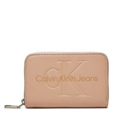 Portfel Calvin Klein Jeans. Portfele damskie Calvin Klein Jeans, z jeansu. Za 129.99 zł.