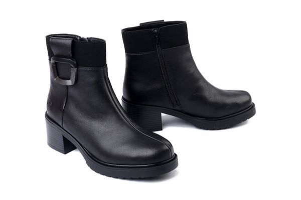 RIEKER Y5253-00 black, botki damskie. Czarne botki damskie Rieker, bez wzorów, z wełny, bez obcasa, na obcasie, bez zapięcia. Za 419.90 zł.