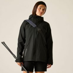 Damska wodoodporna kurtka turystyczna z kapturem Switch Up III. Czarne kurtki sportowe damskie Dare 2B, l, bez wzorów, z materiału, bez ramiączek, z kapturem, trekkingowe. Za 349.99 zł.